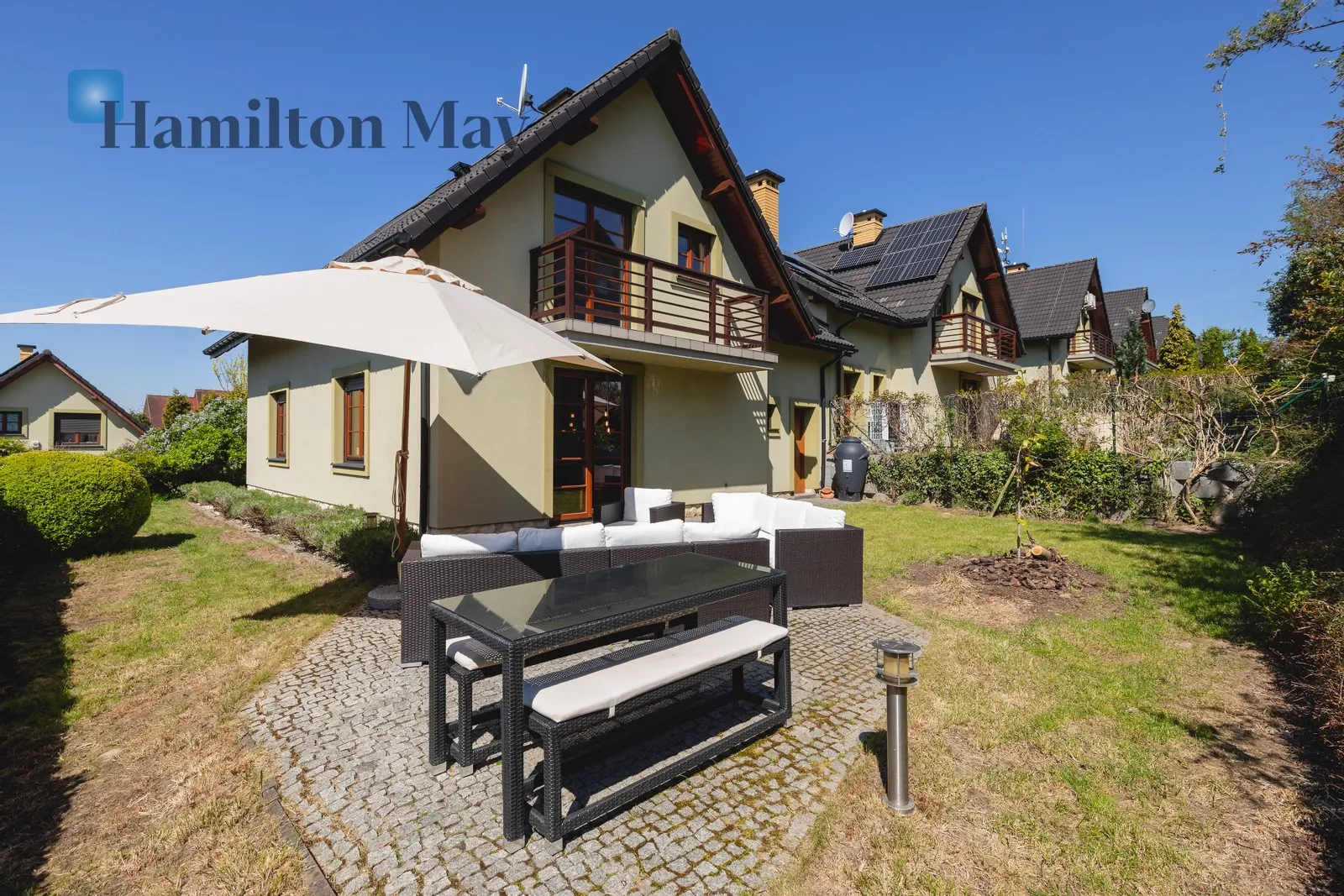 Bedrooms: 4 Bathrooms: 1 Plot size: 374m2 Price/m2: 48 PLN - slider