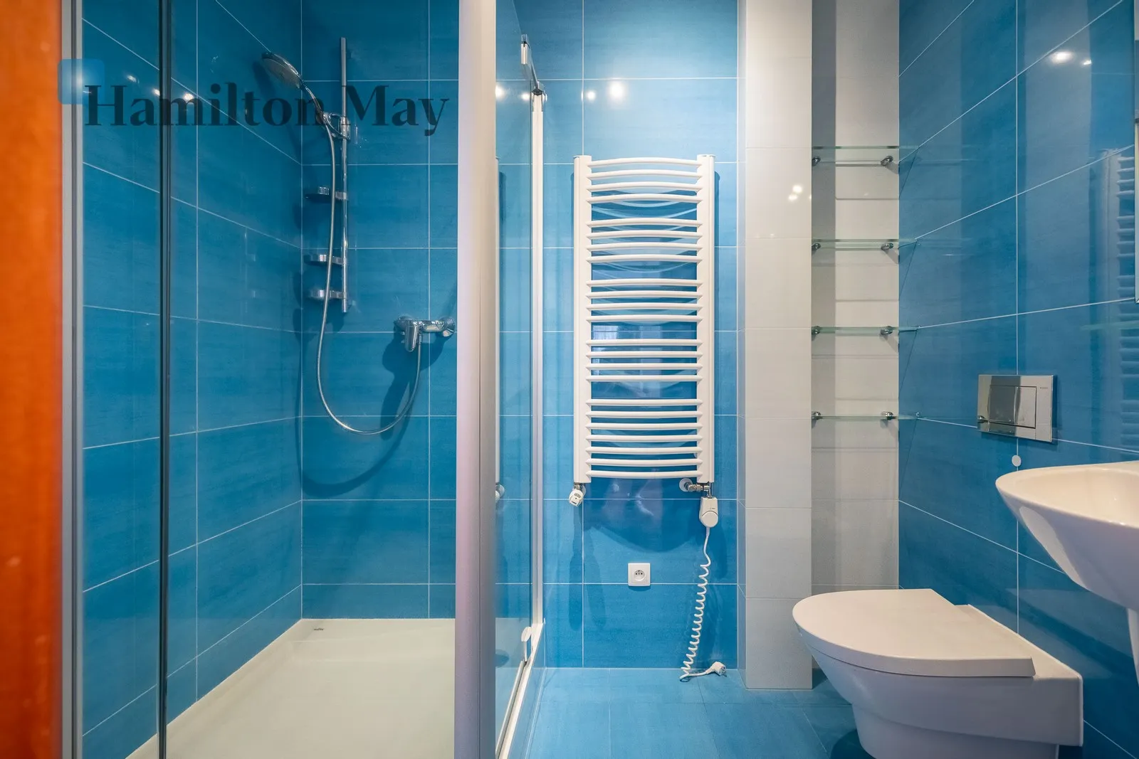 Price: 12500 PLN Bedrooms: 4 Bathrooms: 3 Plot size: 1000m2 Price/m2: 57 PLN - slider