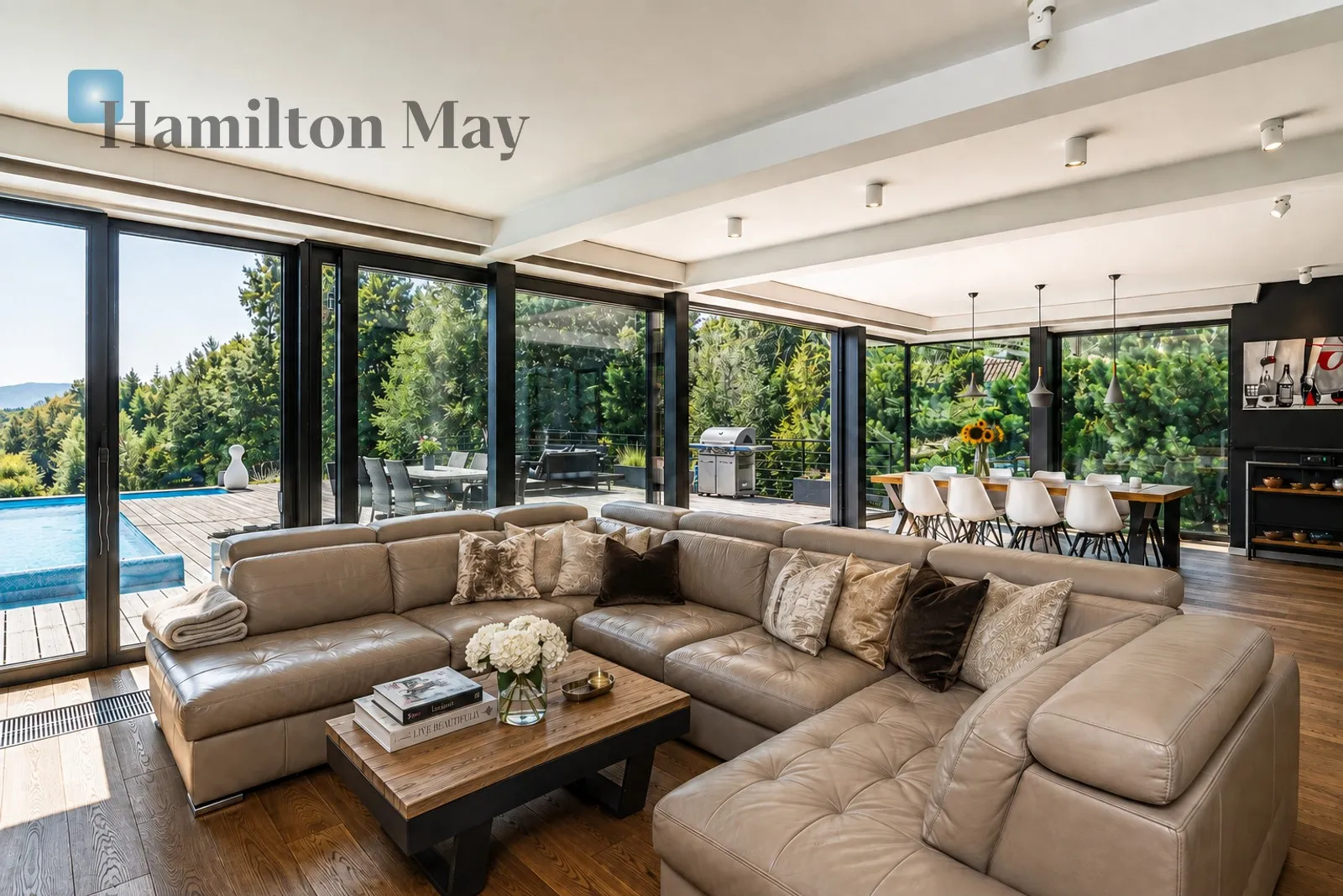 City: Włosań Street: Królowej Polski Region: Włosań Distance to centre: 16.31 km Price: 5850000 PLN Bedrooms: 4 Bathrooms: 4 Plot size: 10000m2 - slider