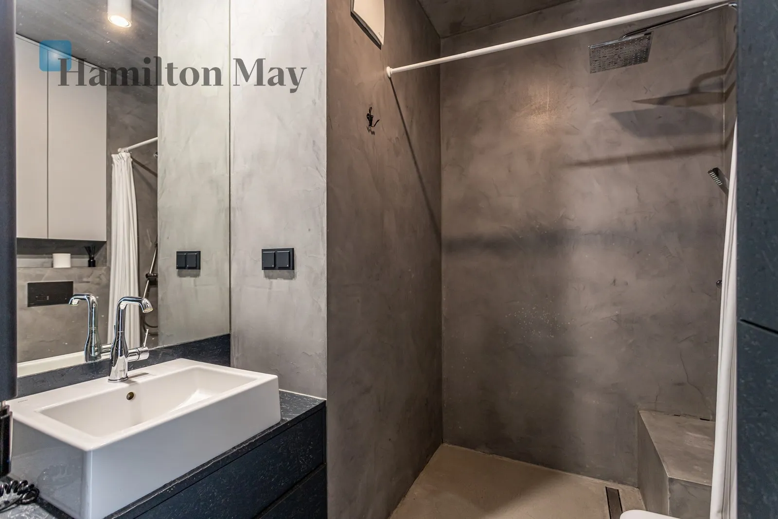 Distance to centre: 3.92 km Level: 12 Price: 9500 PLN Bedrooms: 2 Bathrooms: 2 Size: 81m2 - slider