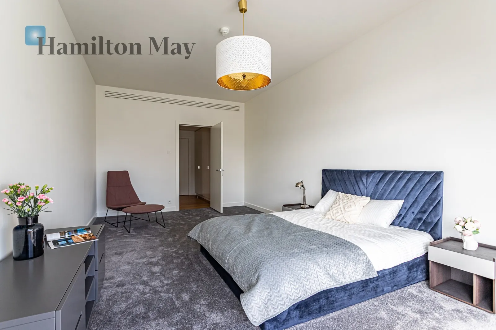 City: Warszawa Street: Złota Region: Śródmieście Subregion: Śródmieście Północne Distance to centre: 0.65 km Level: 11 Price: 39000 PLN - slider