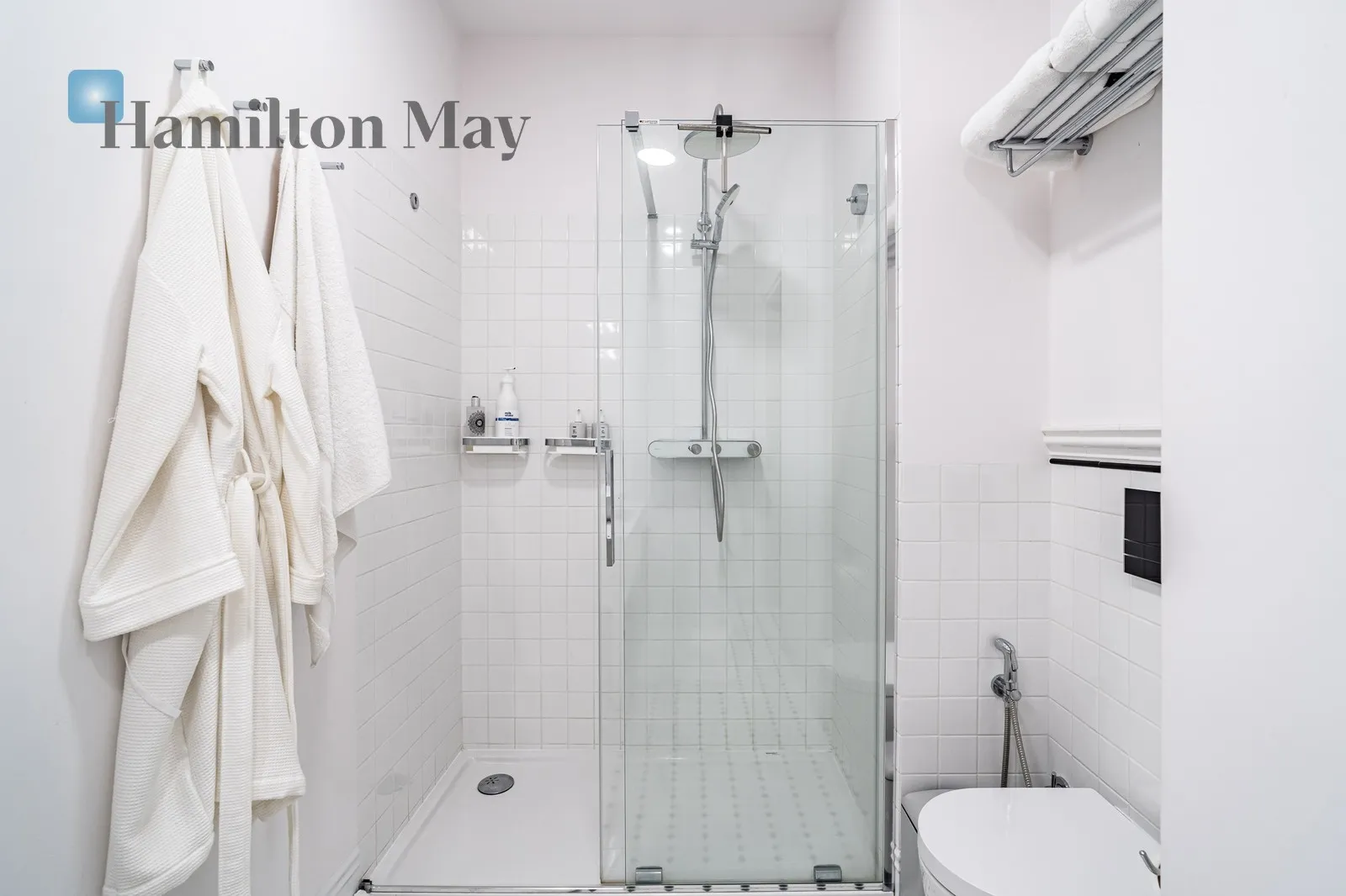 A luxurious apartment in a prestigious tenement house on the Vistula Boulevards - slider
