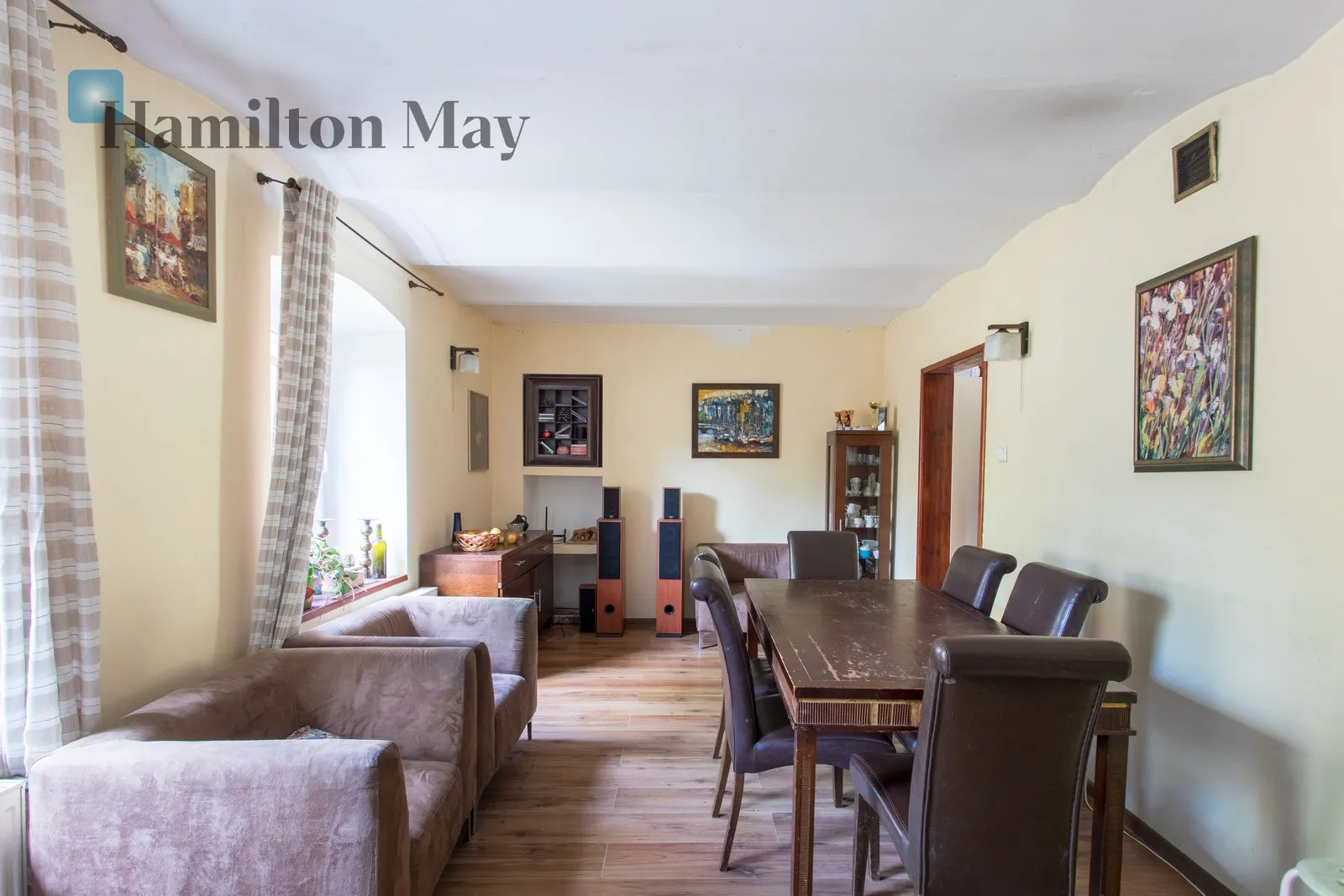 City: Wrocław Street: Wojciecha Korfantego Region: Krzyki Subregion: Borek Price: 4990000 PLN Bedrooms: 10 - slider