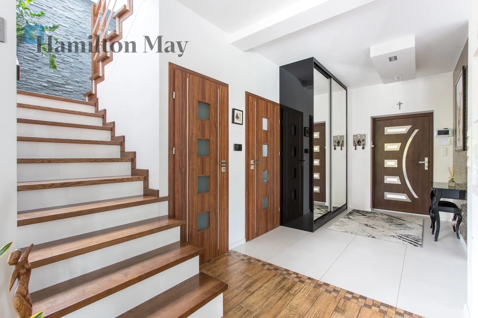 City: Nieciszów Street: Główna Region: Nieciszów Price: 1350000 PLN Bedrooms: 3 - slider