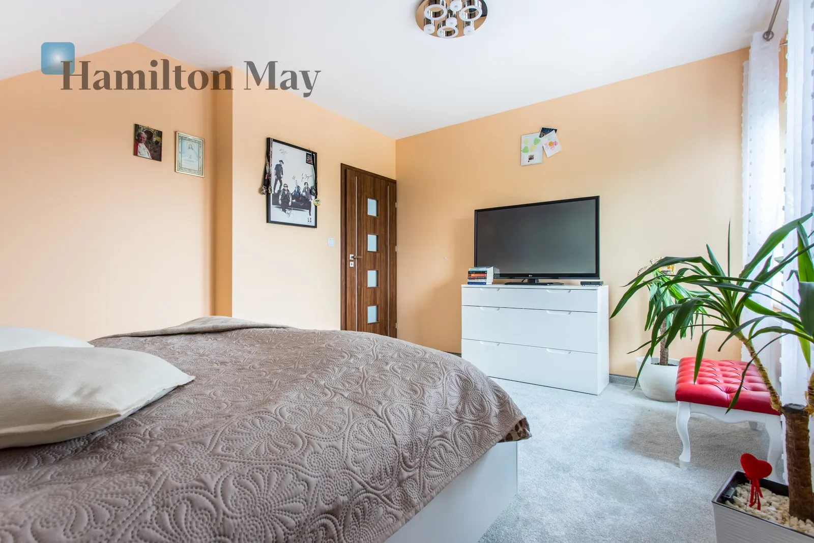 Price: 1350000 PLN Bedrooms: 3 Bathrooms: 2 Plot size: 1182m2 - slider