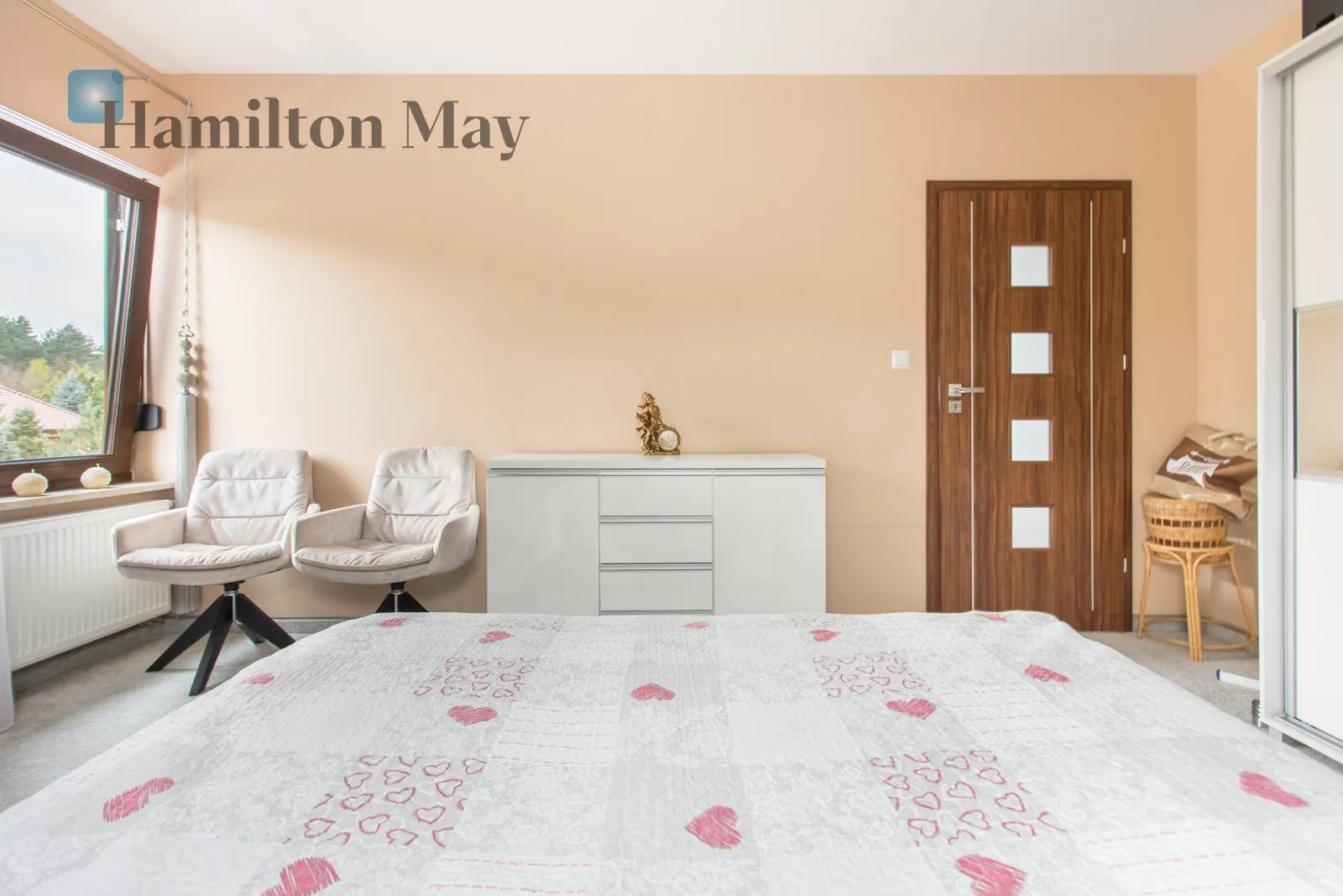 Price: 1350000 PLN Bedrooms: 3 Bathrooms: 2 - slider