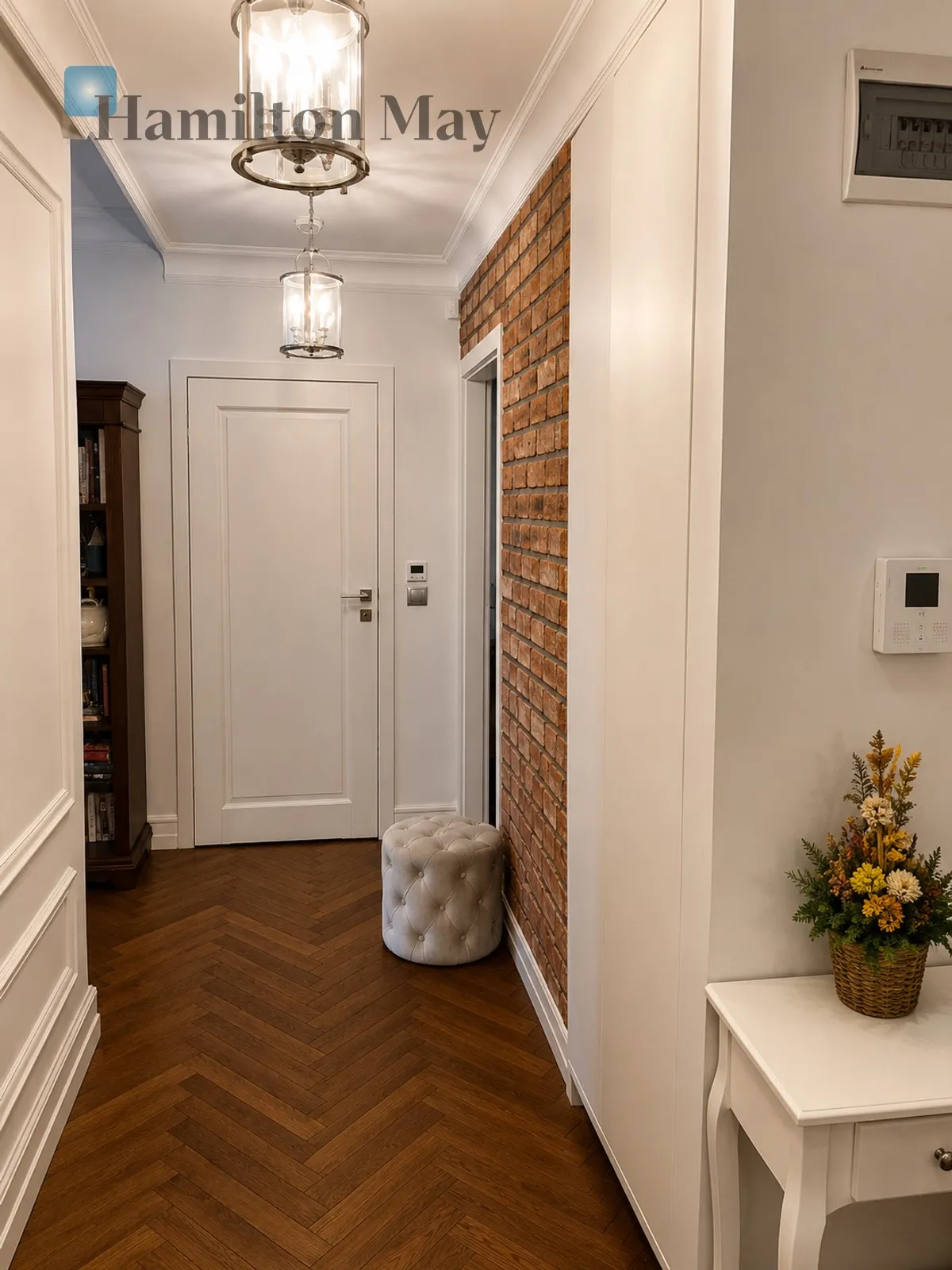 Region: Podgórze Subregion: Zabłocie Level: 5 Price: 3499000 PLN Bedrooms: 3 - slider