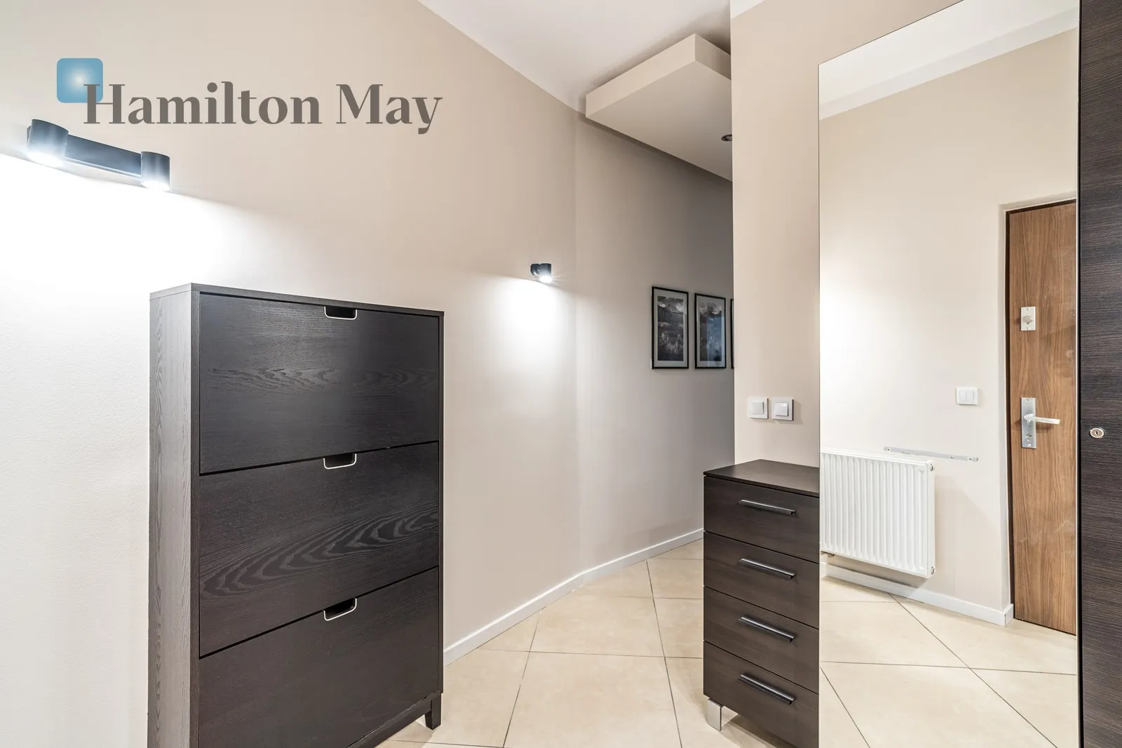 Level: 4 Price: 4200 PLN Bedrooms: 2 Bathrooms: 1 Size: 65m2 Price/m2: 65 PLN - slider