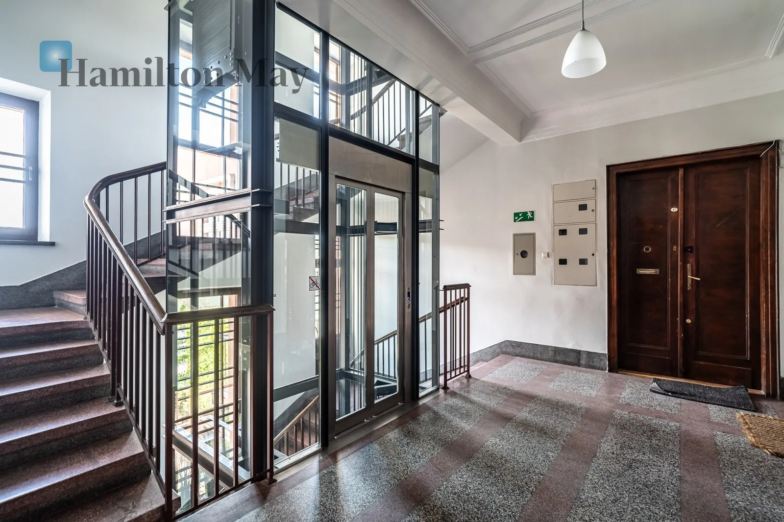 Region: Stare Miasto Distance to centre: 0.61 km Level: 4 Price: 4200 PLN Bedrooms: 2 - slider