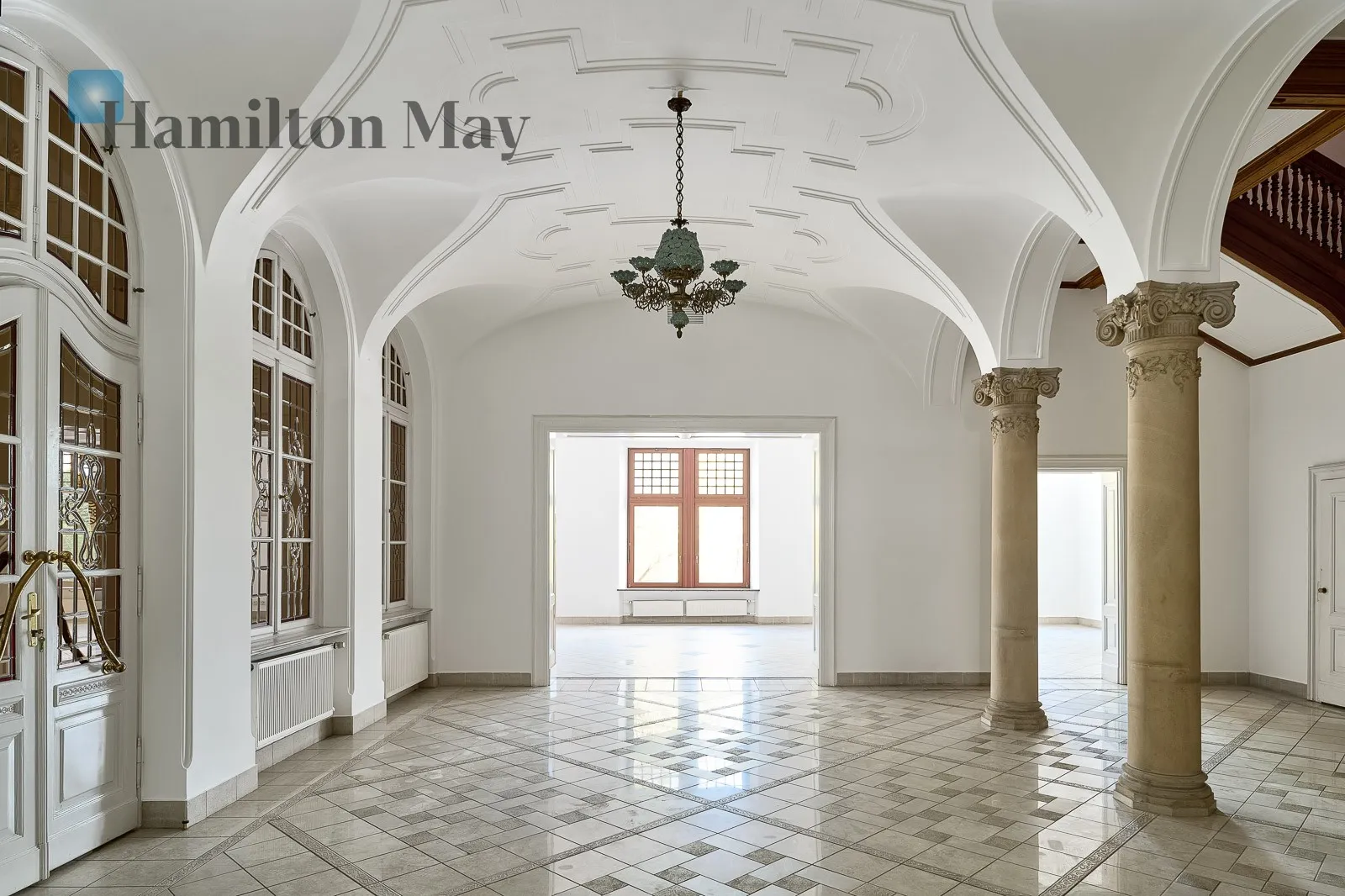 City: Wrocław Street: Podwale 63 Region: Stare Miasto Distance to centre: 0.95 km Level: 2 Price: 6600 PLN Bedrooms: null - slider