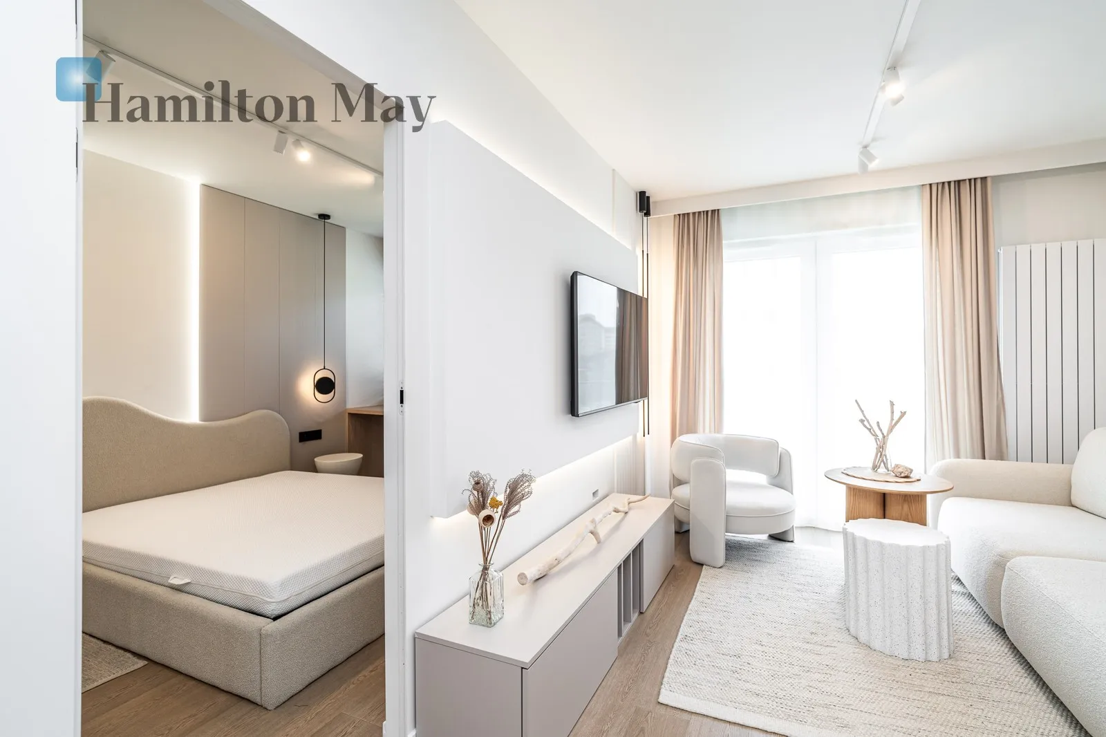 City: Kraków Street: Karola Bunscha Region: Dębniki Subregion: Osiedle Europejskie Distance to centre: 6.36 km Level: 3 Price: 3500 PLN Bedrooms: 1 - slider