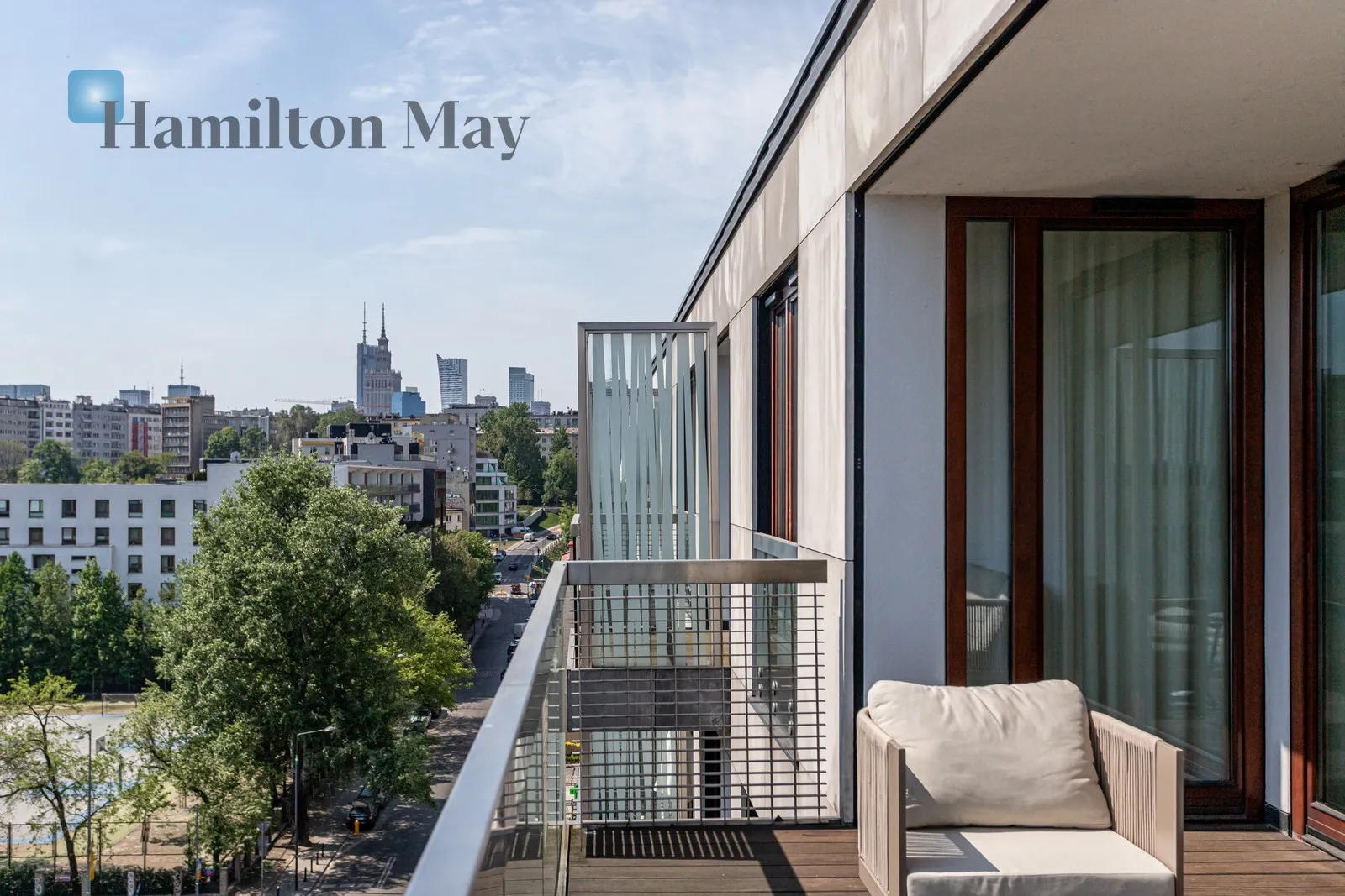 Level: 6 Price: 28000 PLN Bedrooms: 5 Bathrooms: 3 - slider