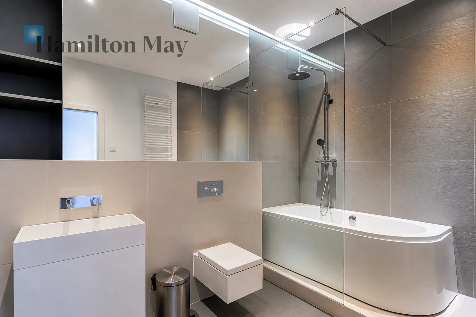 Subregion: Powiśle Distance to centre: 1.63 km Level: 6 Price: 28000 PLN Bedrooms: 5 Bathrooms: 3 - slider