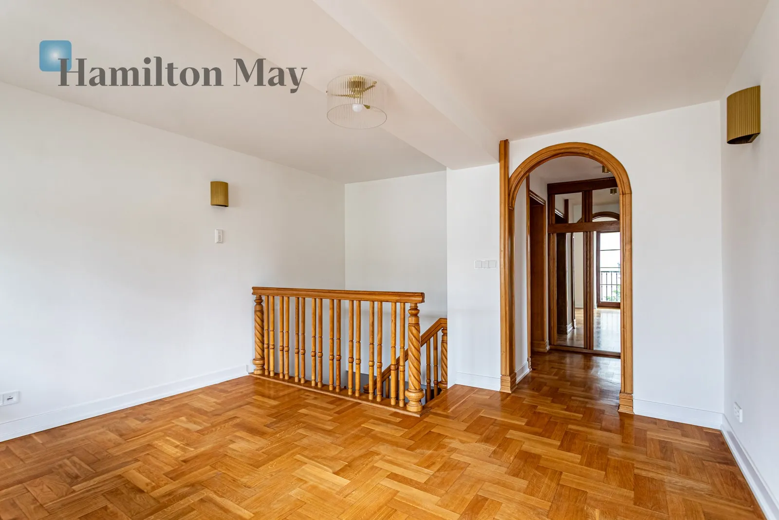 Region: Praga-Południe Subregion: Saska Kępa Distance to centre: 3.09 km Level: 1 Price: 14000 PLN Bedrooms: 4 Bathrooms: 2 Size: 175m2 - slider