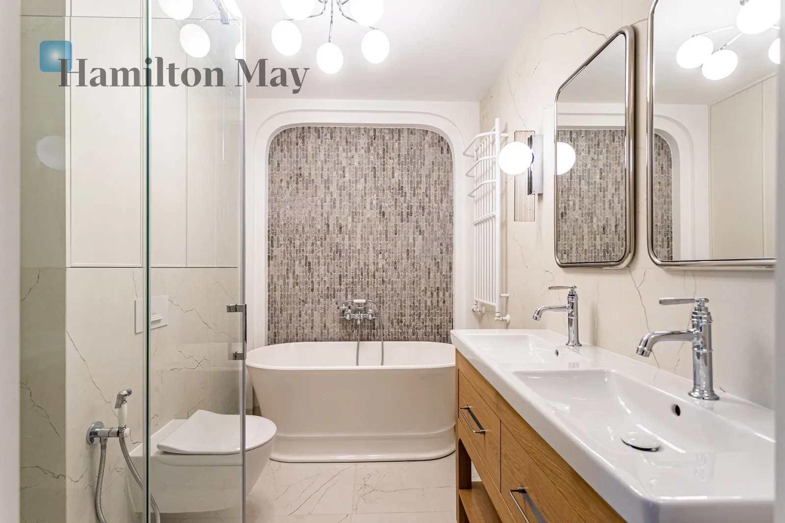 Subregion: Saska Kępa Distance to centre: 3.09 km Level: 1 Price: 14000 PLN Bedrooms: 4 Bathrooms: 2 - slider