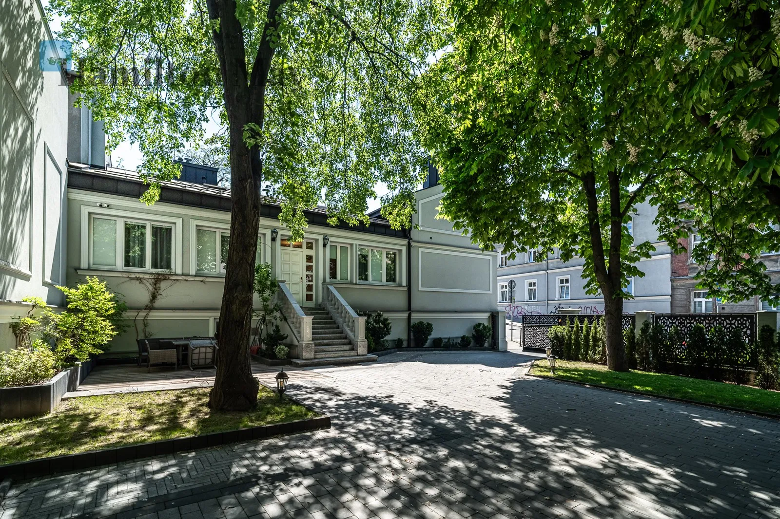 A unique, restored historic Villa close to the center of Krakow | Stare Podgórze - slider