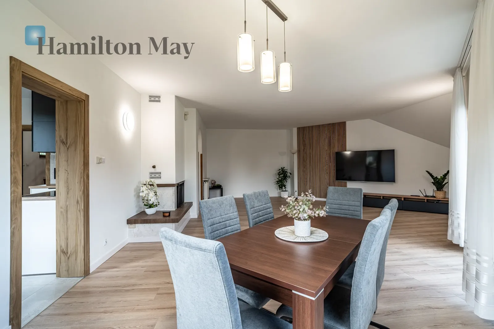 Level: -9 Price: 9900 PLN Bedrooms: 5 Bathrooms: 2 - slider