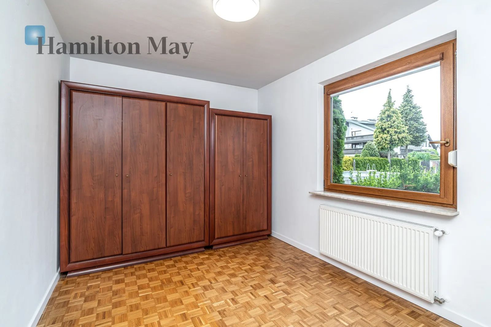 Price: 9900 PLN Bedrooms: 5 Bathrooms: 2 - slider