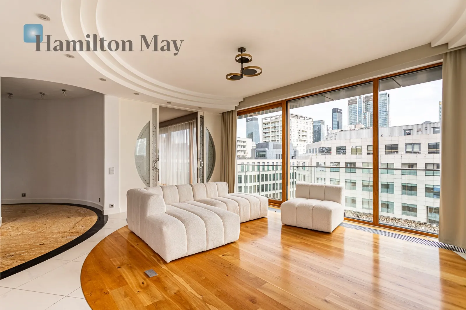 Street: Sienna Region: Wola Subregion: Mirów Distance to centre: 1.28 km Level: 8 Price: 7900000 PLN Bedrooms: 4 Bathrooms: 3 Size: 342m2 Price/m2: 23099 PLN - slider