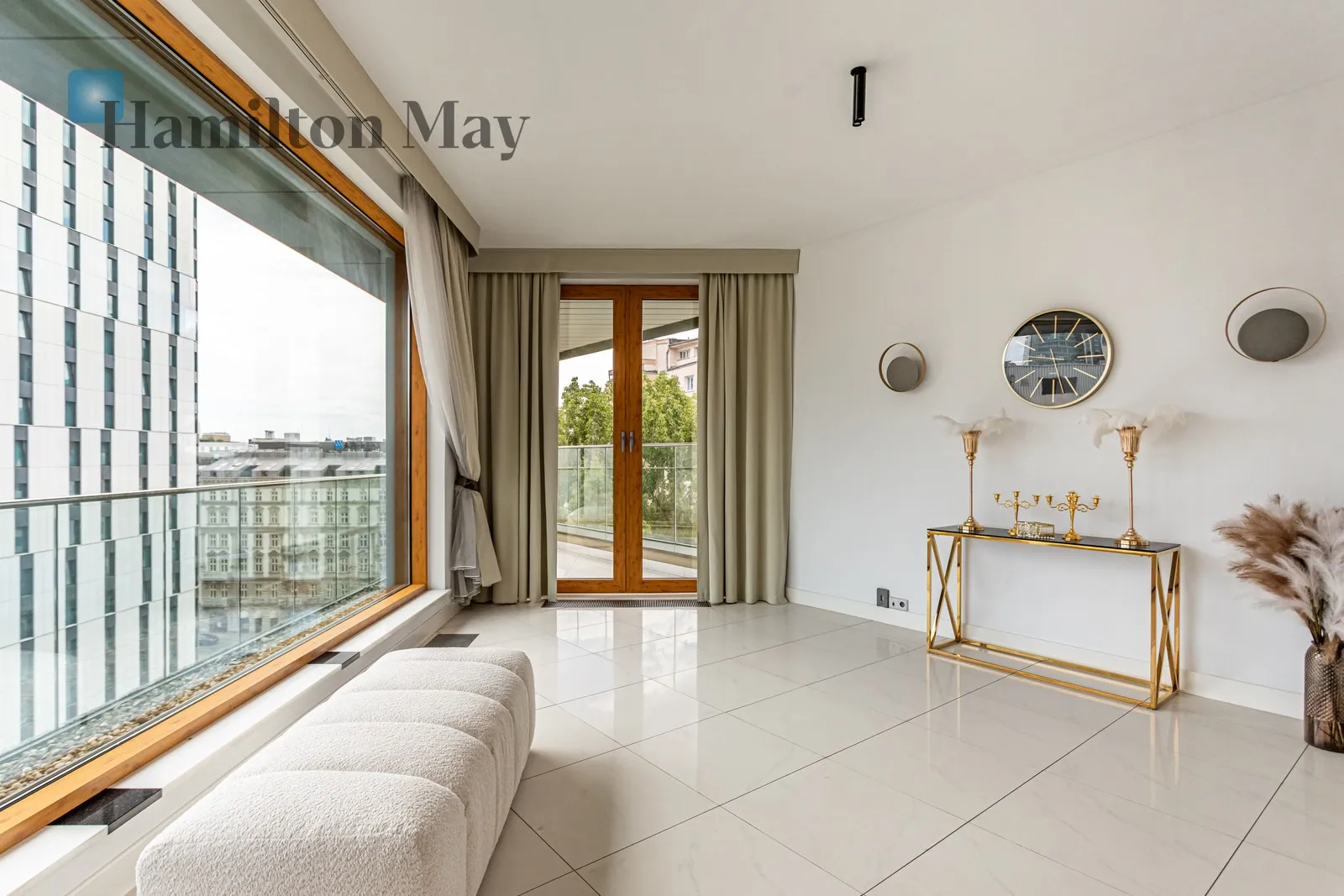Region: Wola Subregion: Mirów Distance to centre: 1.28 km Level: 8 Price: 7900000 PLN Bedrooms: 4 Bathrooms: 3 Size: 342m2 Price/m2: 23099 PLN - slider