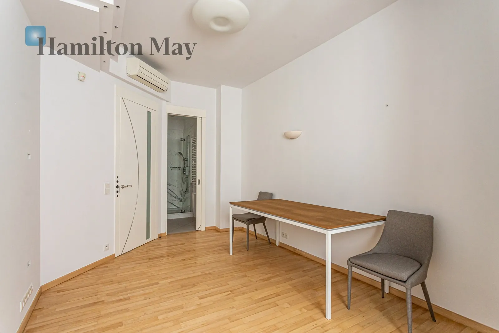 Level: 8 Price: 7900000 PLN Bedrooms: 4 Bathrooms: 3 Size: 342m2 Price/m2: 23099 PLN - slider