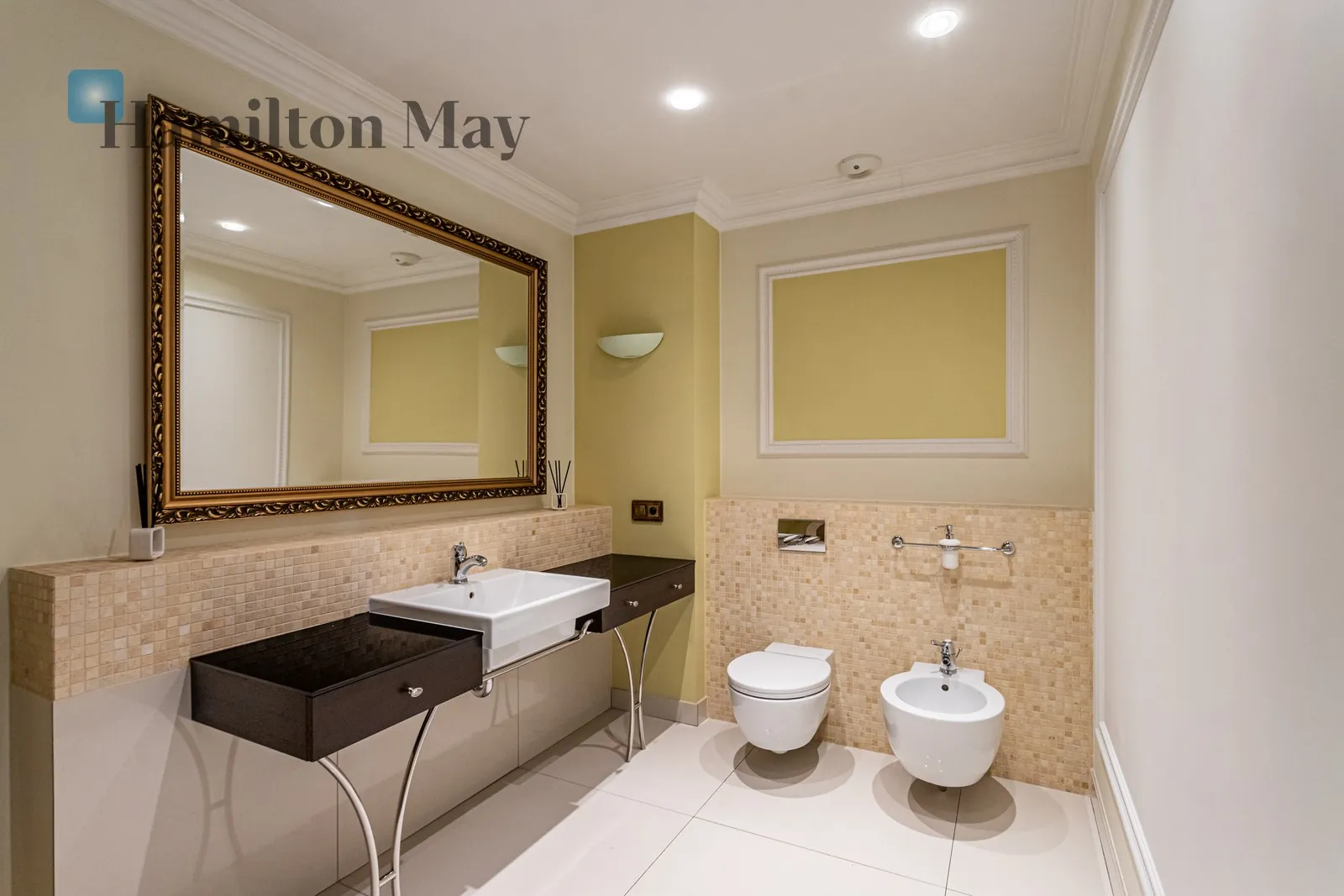 Distance to centre: 1.28 km Level: 8 Price: 7900000 PLN Bedrooms: 4 - slider