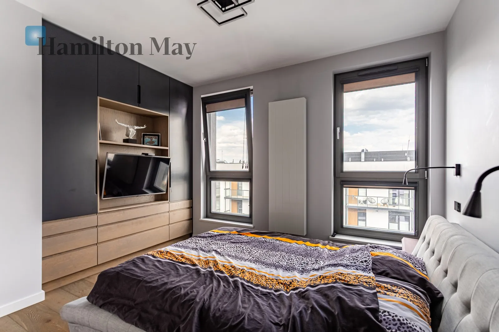 Distance to centre: 3.8 km Level: 13 Price: 8700 PLN Bedrooms: 3 Bathrooms: 2 Size: 93m2 Price/m2: 94 PLN - slider