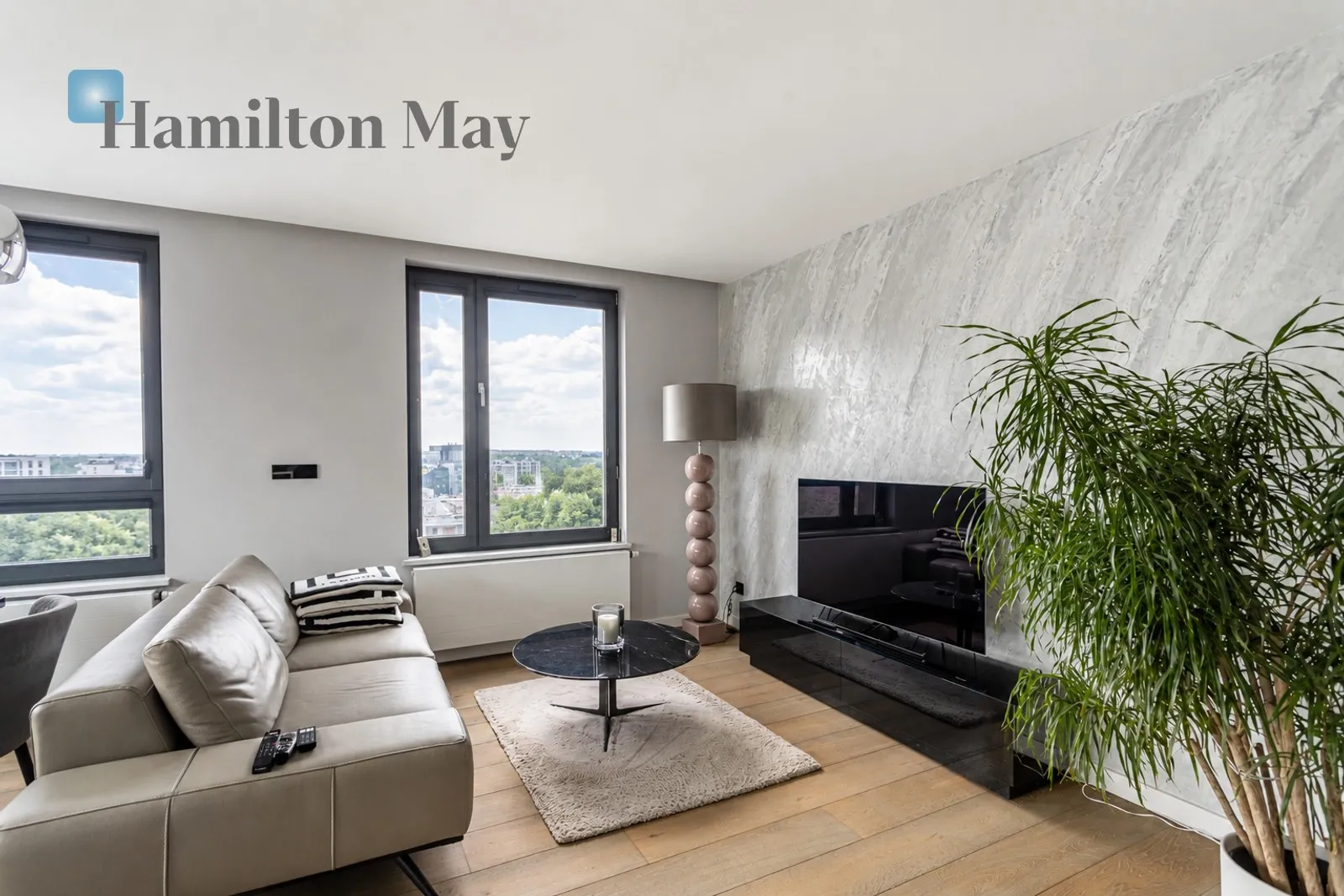 Street: Marcina Kasprzaka Region: Wola Subregion: Czyste Distance to centre: 3.8 km Level: 13 Price: 8700 PLN Bedrooms: 3 Bathrooms: 2 Size: 93m2 Price/m2: 94 PLN - slider