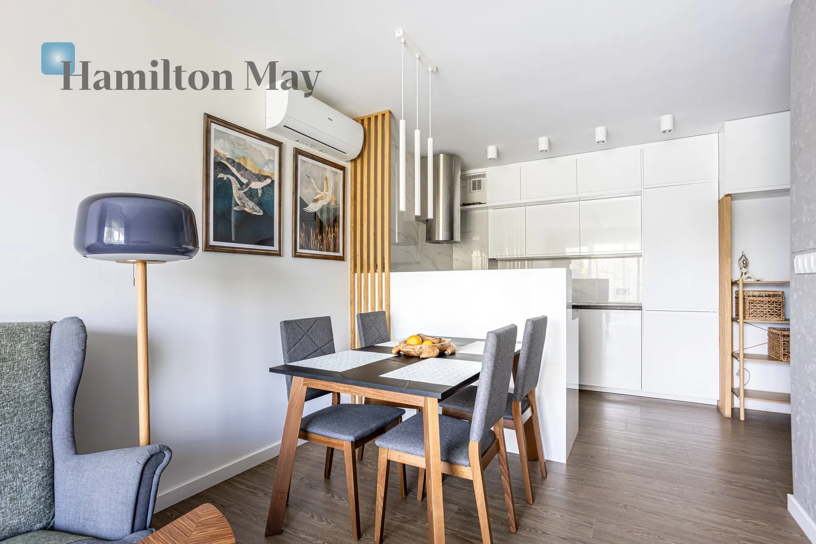City: Wrocław Street: Dożynkowa Region: Krzyki Subregion: Klecina Distance to centre: 5.82 km Price: 3300 PLN Bedrooms: 2 Bathrooms: 1 Size: 49m2 - slider