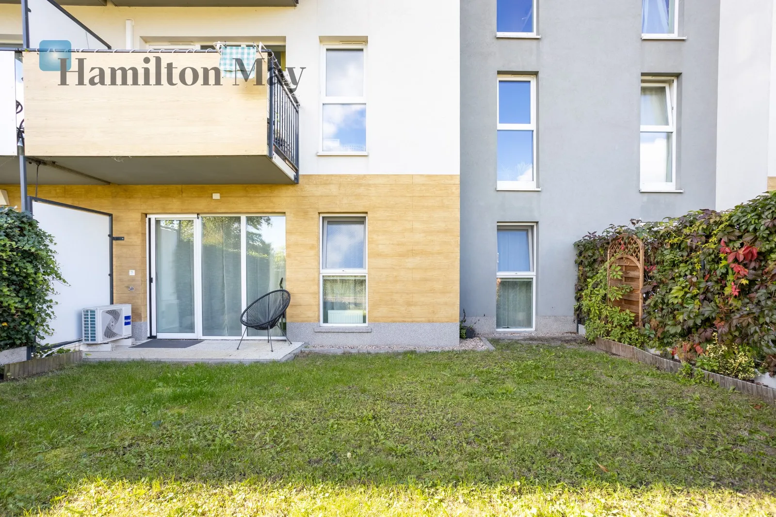 Region: Krzyki Subregion: Klecina Distance to centre: 5.82 km Price: 3300 PLN Bedrooms: 2 Bathrooms: 1 - slider