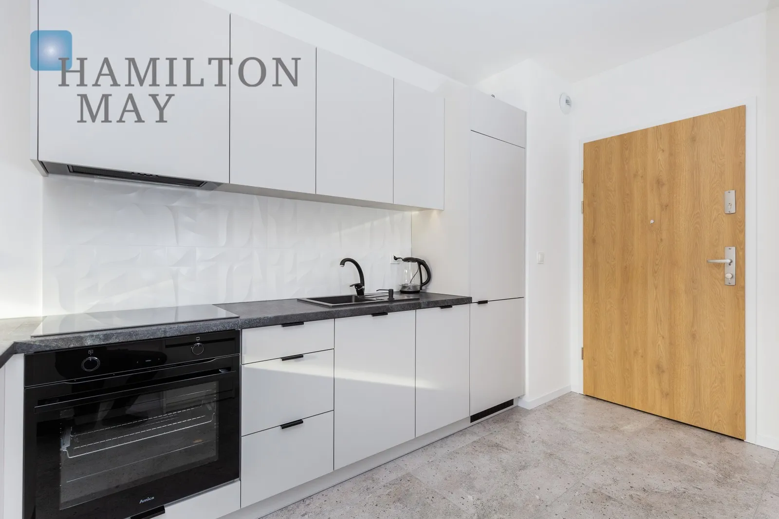 City: Kraków Street: Rydlówka Region: Podgórze Subregion: Mateczny Distance to centre: 2.76 km Level: 3 Price: 2500 PLN Bedrooms: 0 Bathrooms: 1 - slider