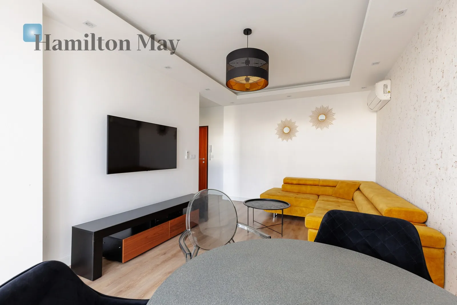 Street: Kłopot Region: Wola Distance to centre: 3.75 km Level: 3 Price: 1200000 PLN Bedrooms: 1 Bathrooms: 1 Size: 46.96m2 Price/m2: 25554 PLN - slider