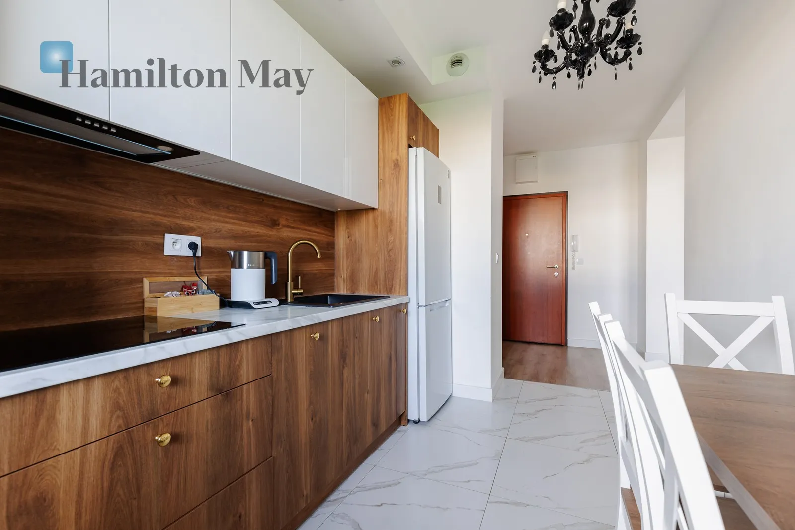 Street: Kłopot Region: Wola Distance to centre: 3.75 km Level: 3 Price: 1200000 PLN Bedrooms: 1 Bathrooms: 1 Size: 46.96m2 - slider