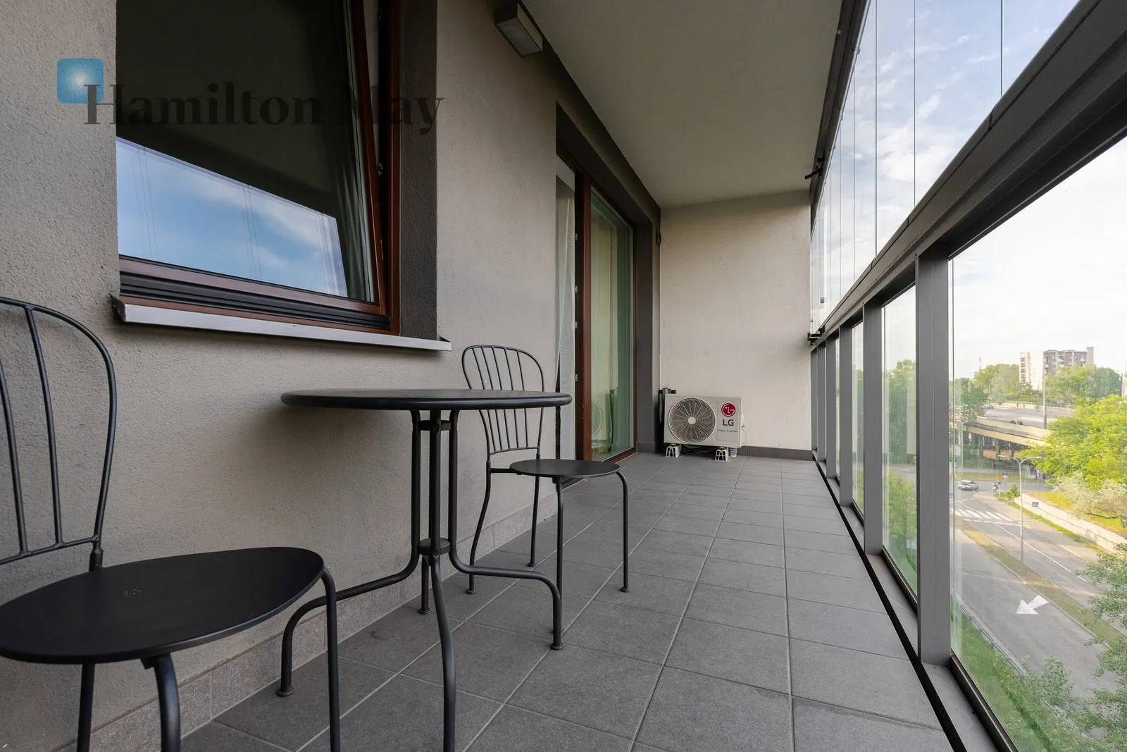 Level: 3 Price: 1200000 PLN Bedrooms: 1 Bathrooms: 1 Size: 46.96m2 Price/m2: 25554 PLN - slider