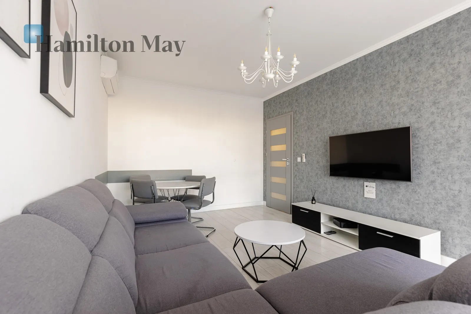 Street: Kłopot Region: Wola Subregion: Powązki Distance to centre: 3.75 km Level: 4 Price: 1170000 PLN Bedrooms: 1 Bathrooms: 1 Size: 46.96m2 Price/m2: 24915 PLN - slider