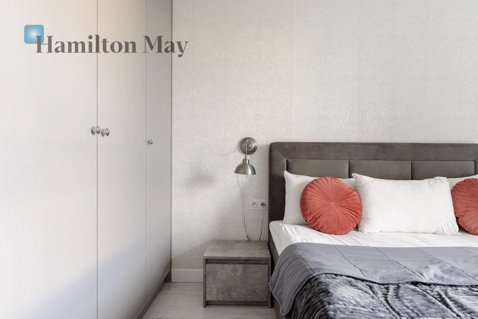 City: Warszawa Street: Kłopot Region: Wola Subregion: Powązki Distance to centre: 3.75 km Level: 4 Price: 1170000 PLN Bedrooms: 1 - slider