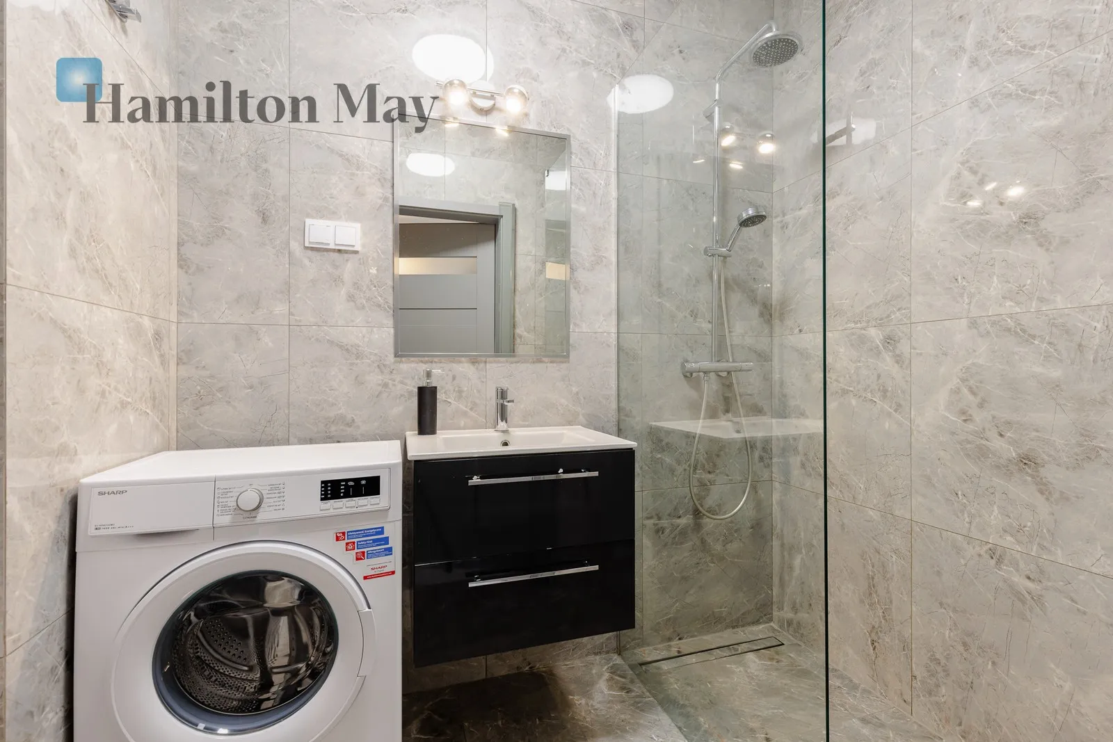 Region: Wola Subregion: Powązki Distance to centre: 3.75 km Level: 4 Price: 1170000 PLN Bedrooms: 1 Bathrooms: 1 Size: 46.96m2 - slider