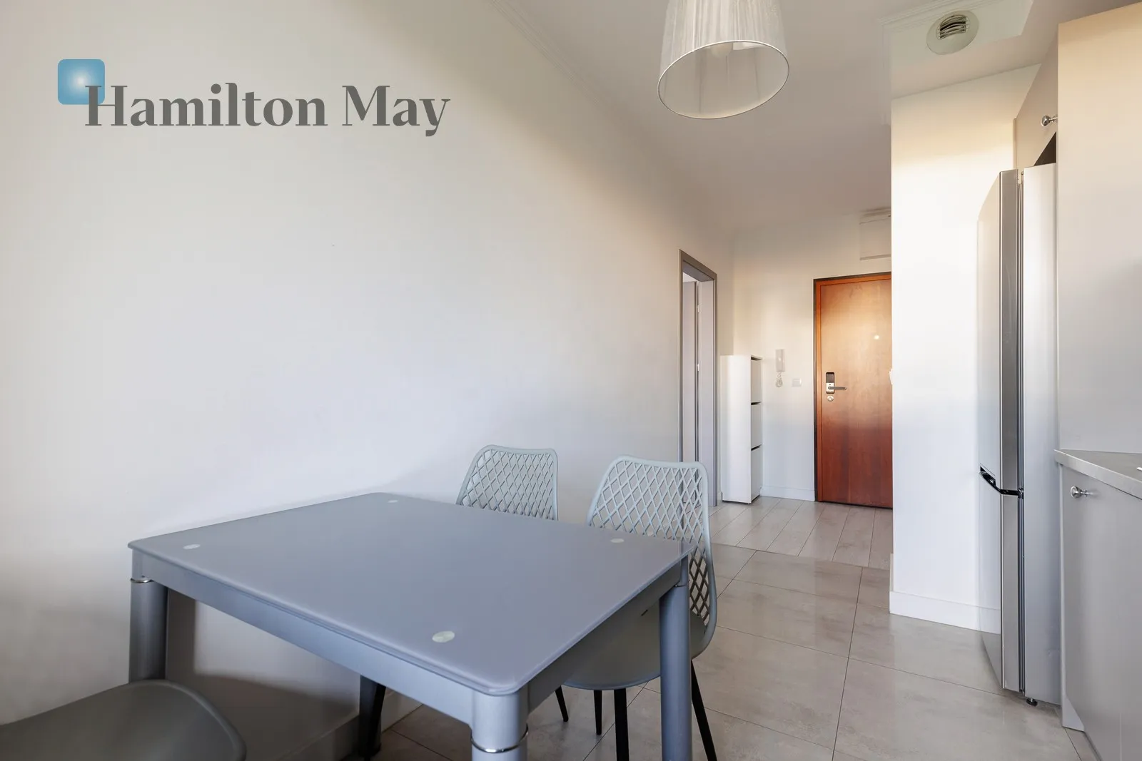 Street: Kłopot Region: Wola Subregion: Powązki Distance to centre: 3.75 km Level: 4 Price: 1170000 PLN Bedrooms: 1 Bathrooms: 1 Size: 46.96m2 - slider