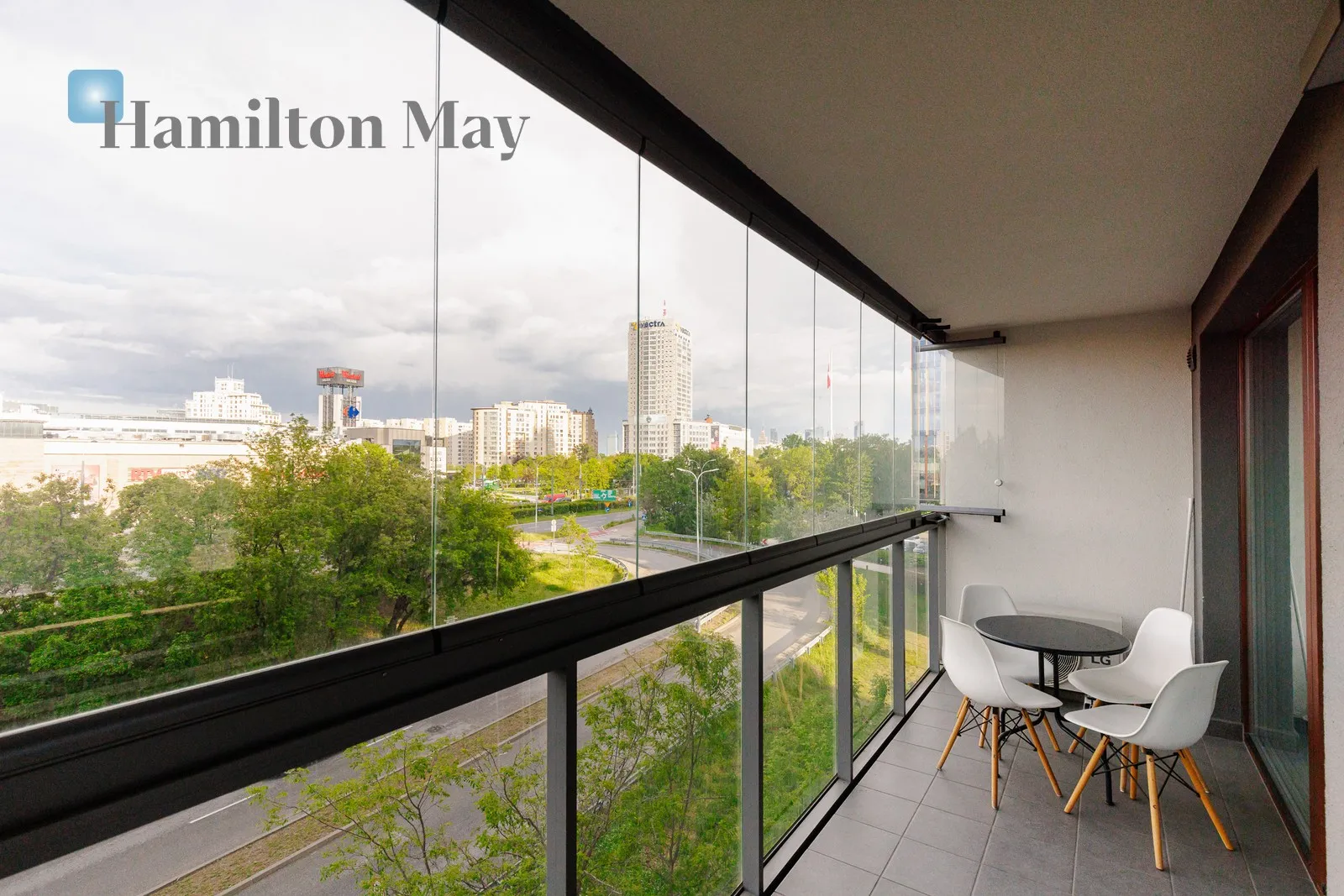 Region: Wola Subregion: Powązki Distance to centre: 3.75 km Level: 4 Price: 1170000 PLN Bedrooms: 1 Bathrooms: 1 - slider