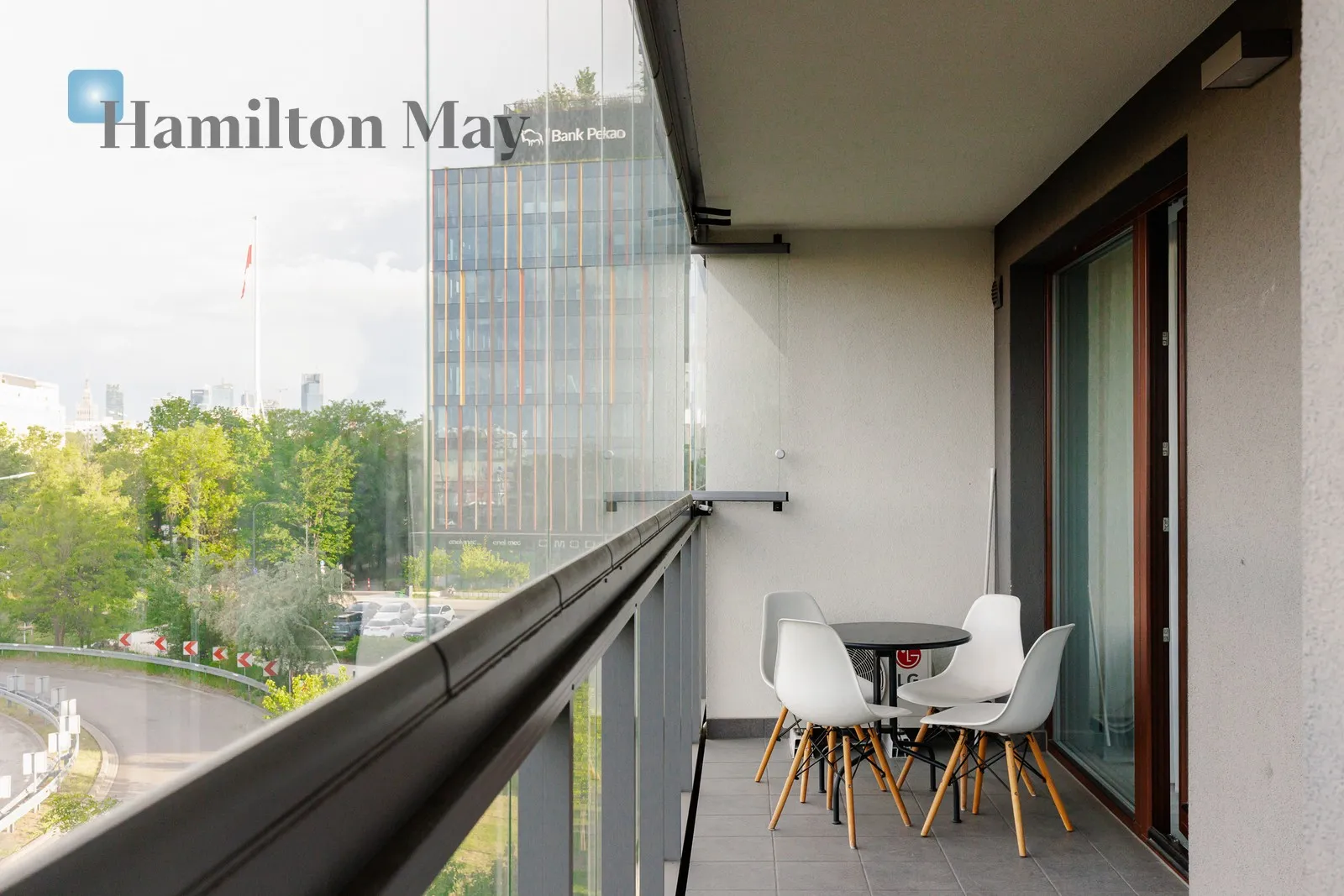 Distance to centre: 3.75 km Level: 4 Price: 1170000 PLN Bedrooms: 1 Bathrooms: 1 Size: 46.96m2 Price/m2: 24915 PLN - slider