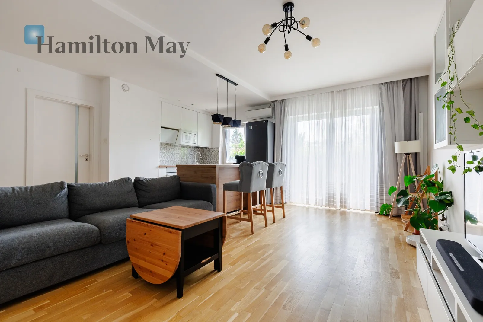 City: Warszawa Street: Aleja Wilanowska Region: Mokotów Subregion: Ksawerów Distance to centre: 5.91 km Price: 1155000 PLN Bedrooms: 1 Bathrooms: 2 Size: 53m2 - slider