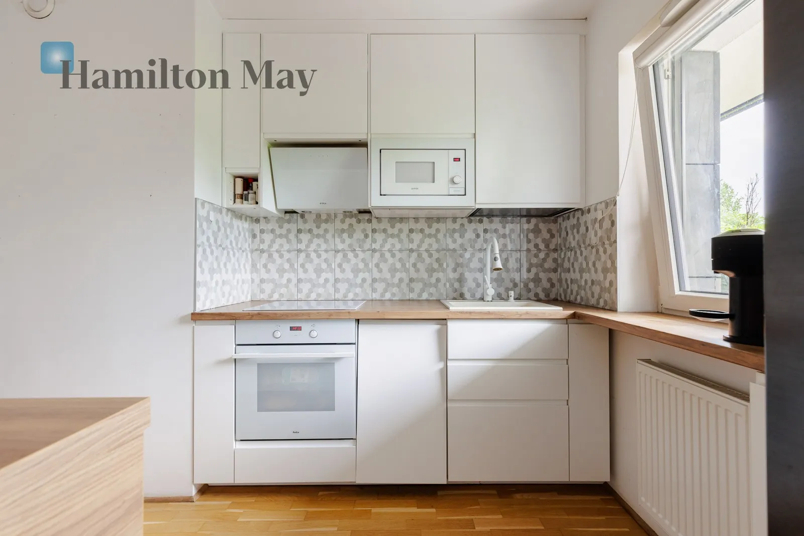 City: Warszawa Street: Aleja Wilanowska Region: Mokotów Subregion: Ksawerów Distance to centre: 5.91 km Price: 1155000 PLN Bedrooms: 1 - slider