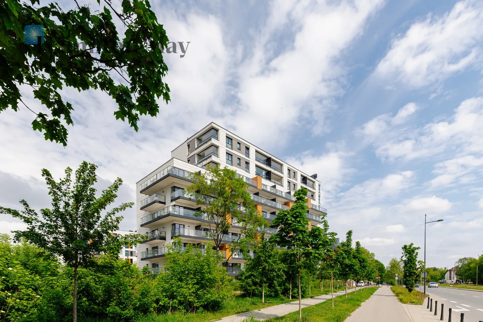 Street: Aleja Wilanowska Region: Mokotów Subregion: Ksawerów Distance to centre: 5.91 km Price: 1155000 PLN - slider