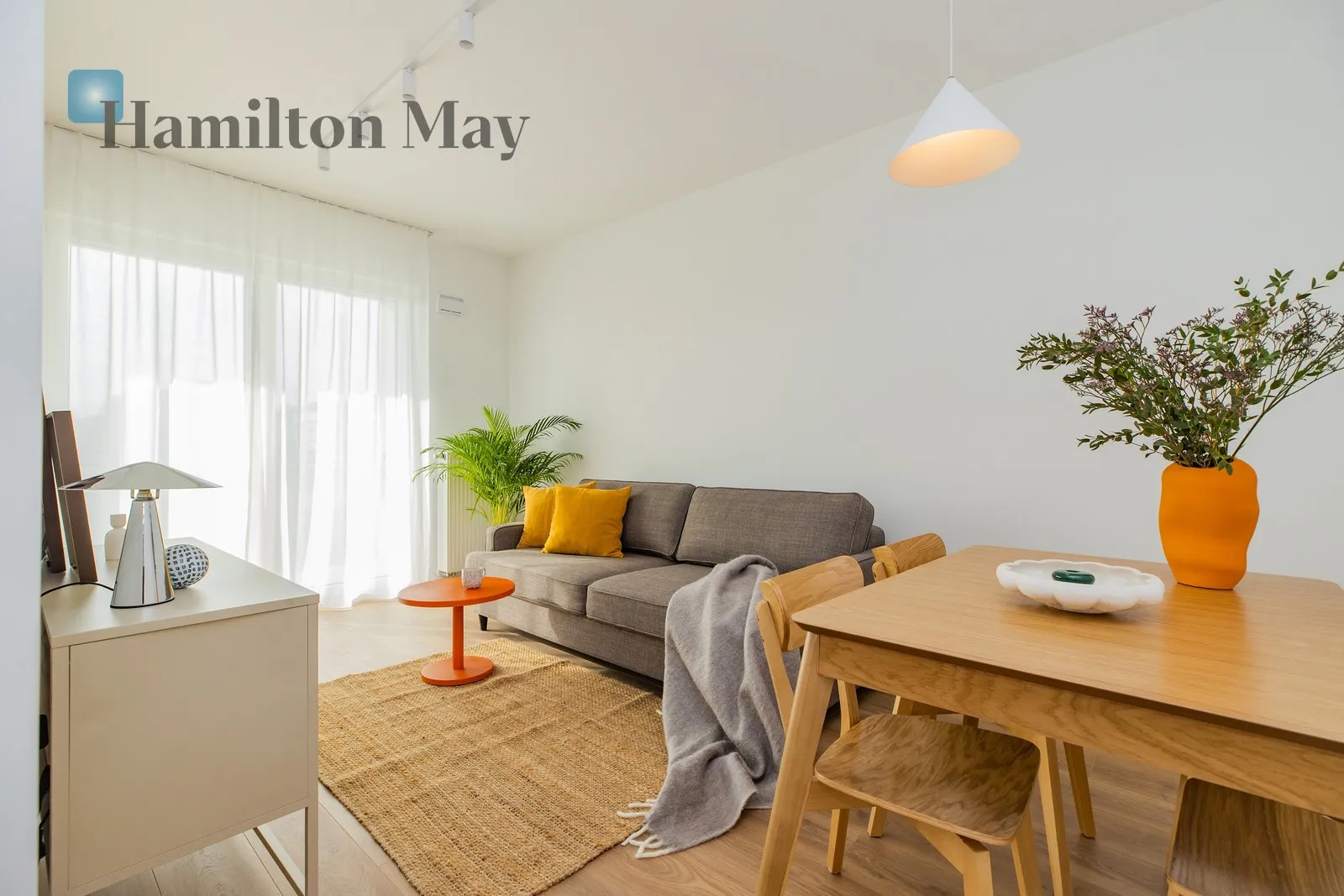 City: Warszawa Street: Żupnicza Region: Praga-Południe Subregion: Kamionek Distance to centre: 4.69 km Level: 1 Price: 1049000 PLN Bedrooms: 2 Bathrooms: 1 Size: 55.87m2 - slider