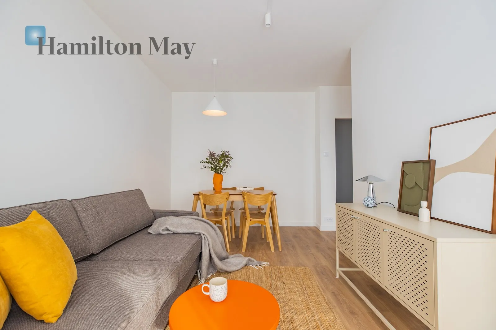 Street: Żupnicza Region: Praga-Południe Subregion: Kamionek Distance to centre: 4.69 km Level: 1 Price: 1049000 PLN Bedrooms: 2 Bathrooms: 1 Size: 55.87m2 Price/m2: 18776 PLN - slider