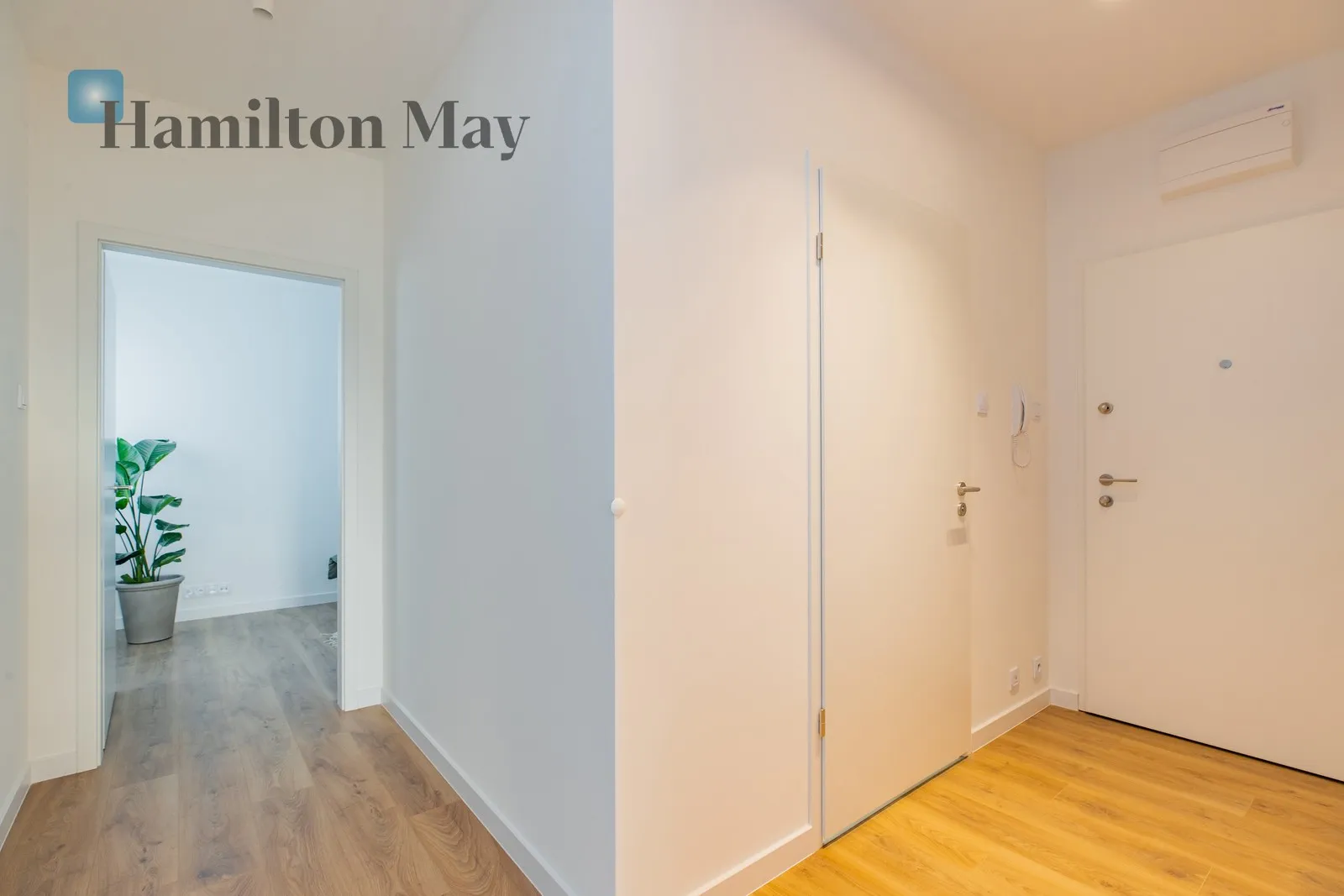 Distance to centre: 4.69 km Level: 1 Price: 1049000 PLN Bedrooms: 2 Bathrooms: 1 Size: 55.87m2 Price/m2: 18776 PLN - slider