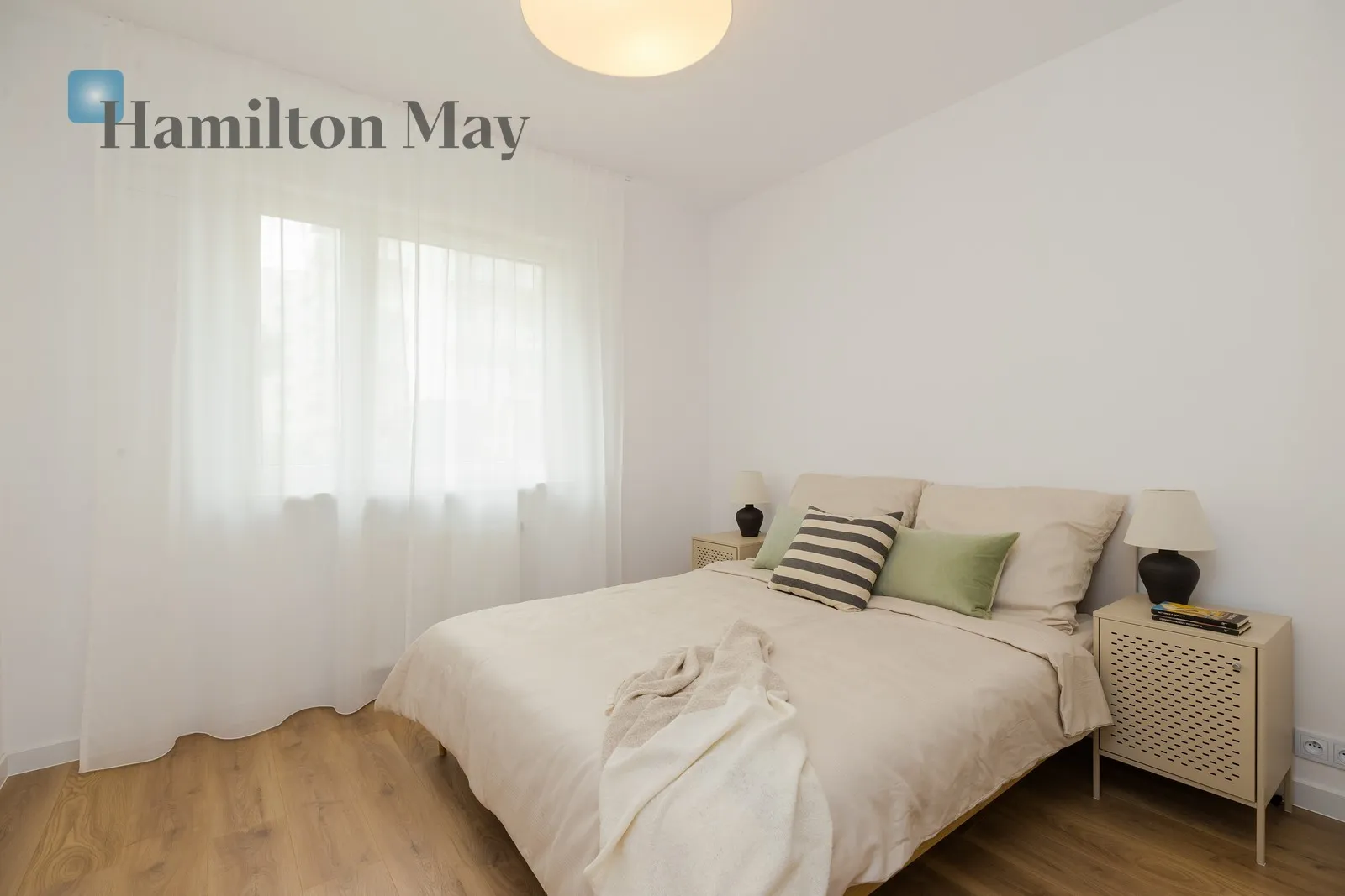 City: Warszawa Street: Żupnicza Region: Praga-Południe Subregion: Kamionek Distance to centre: 4.8 km Level: 5 Price: 1080000 PLN Bedrooms: 2 - slider
