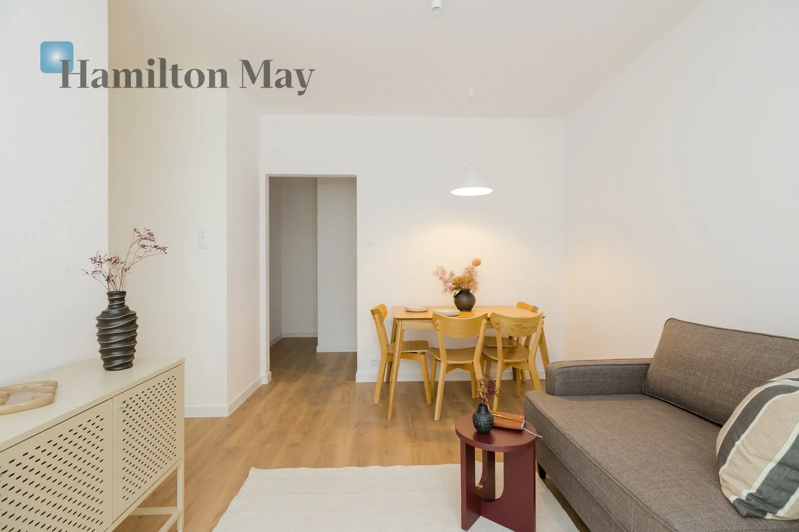Street: Żupnicza Region: Praga-Południe Subregion: Kamionek Distance to centre: 4.8 km Level: 5 Price: 1080000 PLN Bedrooms: 2 Bathrooms: 1 Size: 57.1m2 Price/m2: 18914 PLN - slider