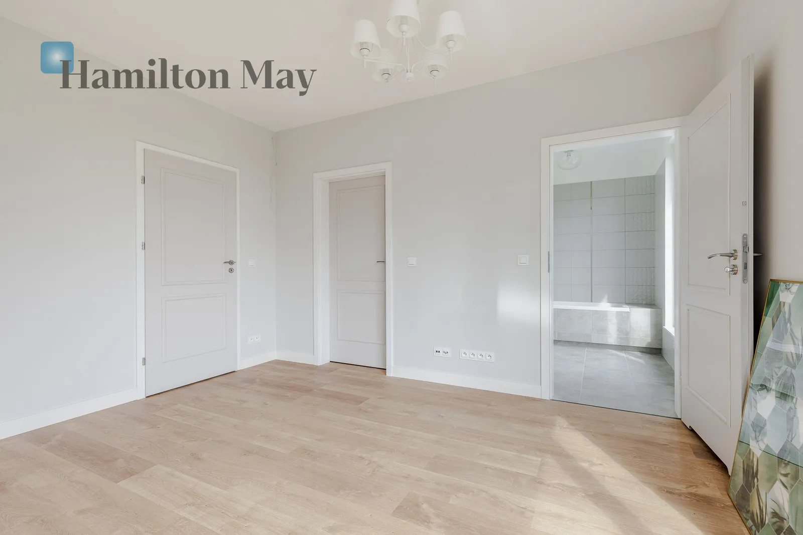 Price: 15000 PLN Bedrooms: 4 Bathrooms: 3 Plot size: 644m2 Price/m2: 91 PLN - slider
