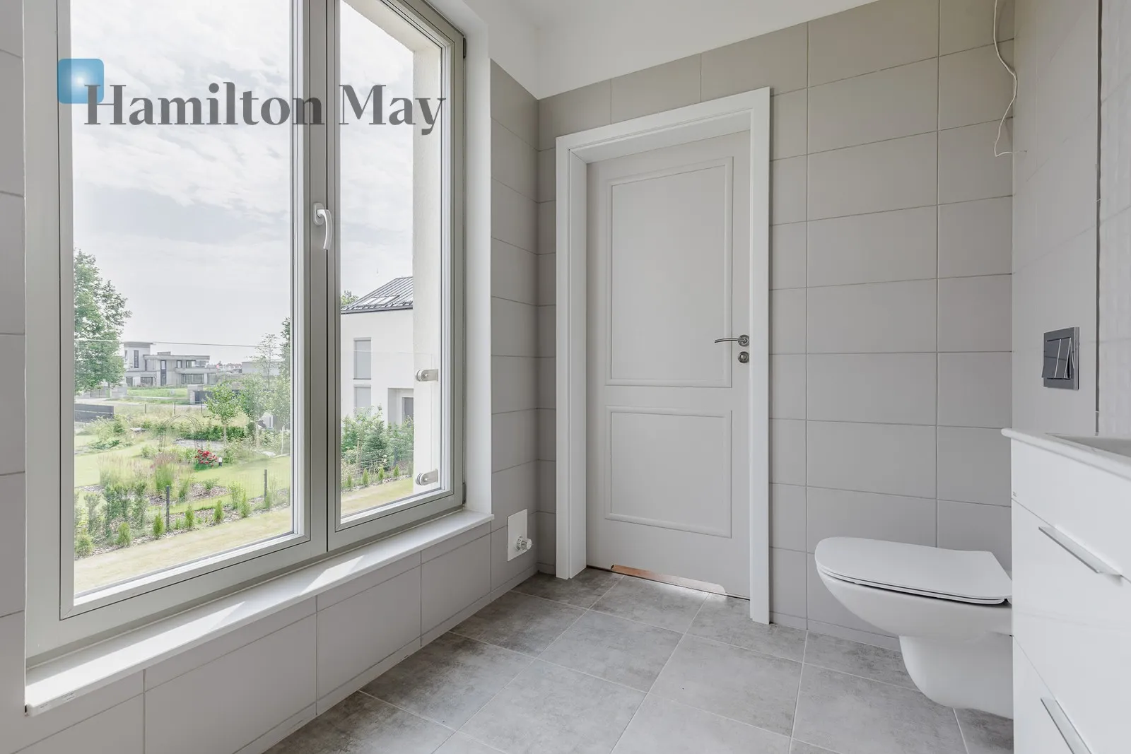 Bedrooms: 4 Bathrooms: 3 Plot size: 644m2 - slider